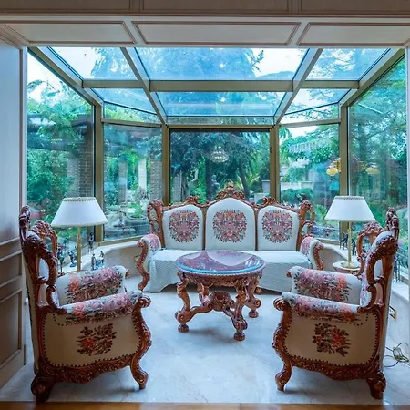Luxury Lake Villa וילה *