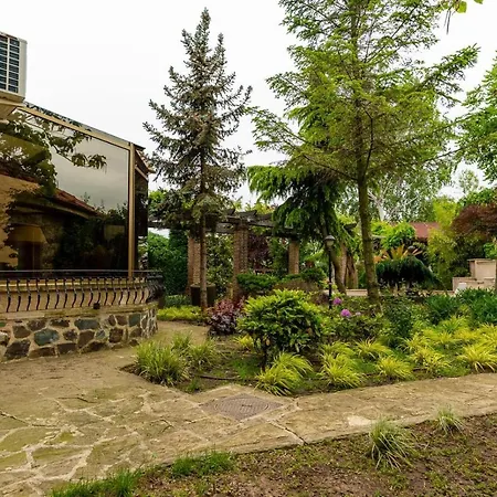 Luxury Lake Villa וילה *