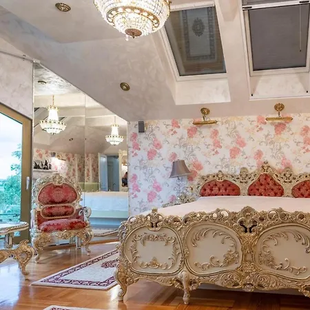 Villa Luxury Lake Villa Navodari