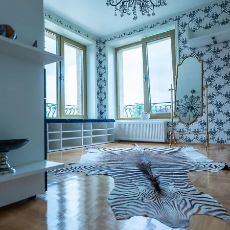 Luxury Lake Villa * Navodari